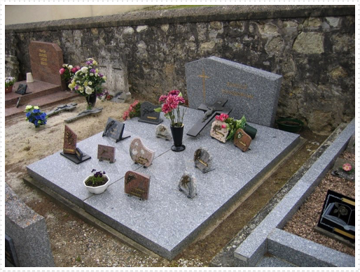 Graveyard behind St. Orens Pouy Petit, France Graveyard behind St. Orens Pouy Petit, France