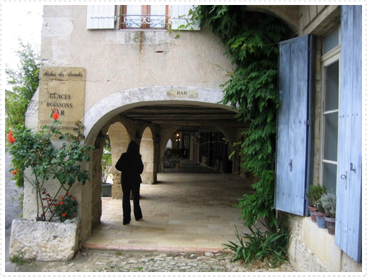 La Romieu, France - city of cats La Romieu, France - city of cats