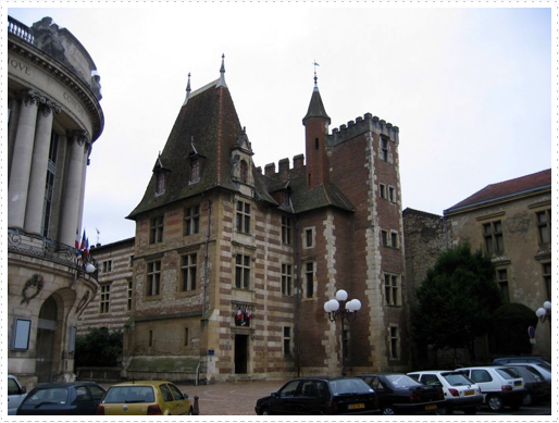 Entrance to Musee Municipal des Beaux-Arts in Agen, France Entrance to Musee Municipal des Beaux-Arts in Agen, France