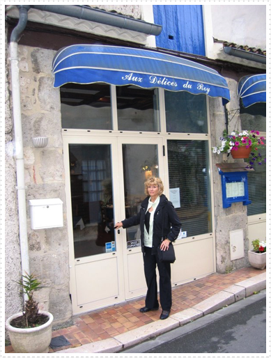 Betz at front door to Aux Delices du Roy, Nerac, France Betz at front door to Aux Delices du Roy, Nerac, France