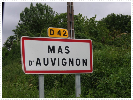 Entering Mas D'Auvignon Entering Mas D'Auvignon