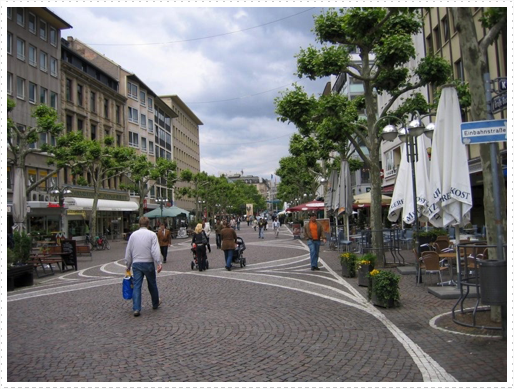 Fussgängerzone (pedestrian street) of the Zeil - Frankfurt Am Main Fussgängerzone (pedestrian street) of the Zeil - Frankfurt Am Main