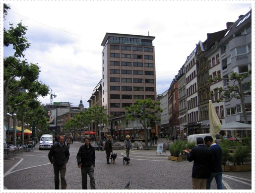 Fussgängerzone (pedestrian street) of the Zeil - Frankfurt Am Main Fussgängerzone (pedestrian street) of the Zeil - Frankfurt Am Main