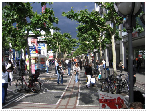 Fussgängerzone (pedestrian street) of the Zeil - Frankfurt Am Main Fussgängerzone (pedestrian street) of the Zeil - Frankfurt Am Main