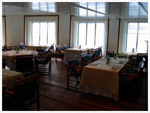 Restaurant on The World cruise ship Restaurant on The World cruise ship